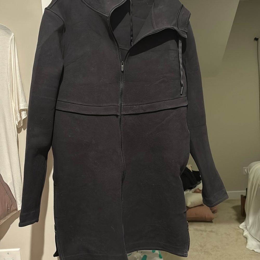 Lululemon long winter zip-up size M